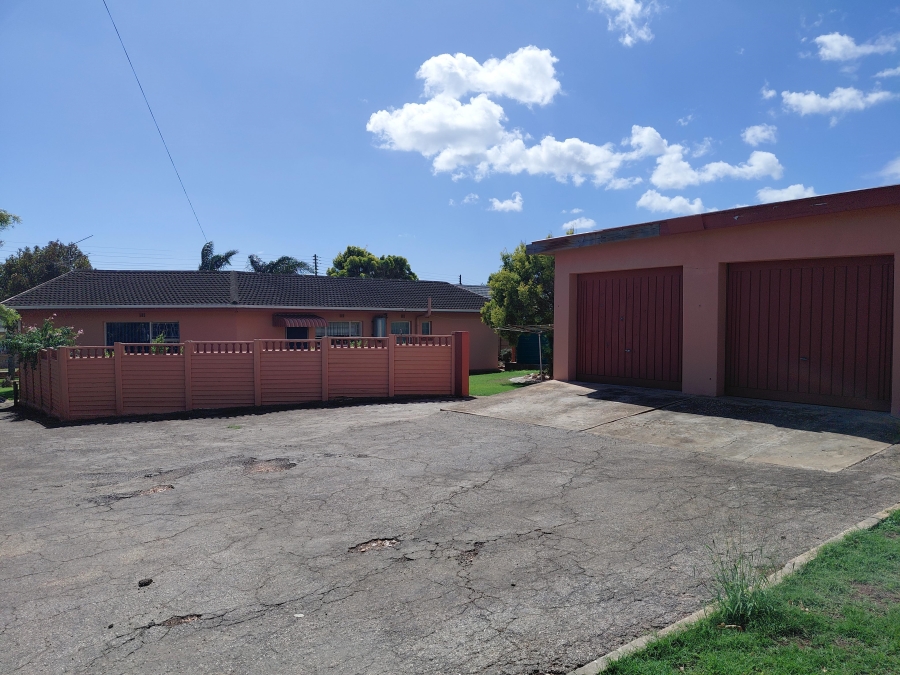 4 Bedroom Property for Sale in Bothasrus Eastern Cape